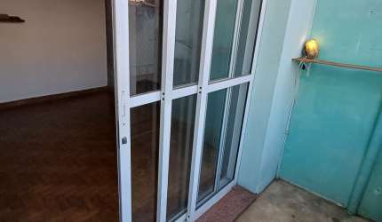Sobrado com 60m², 01 quarto, 01 VG, rua Francisco paulo 62