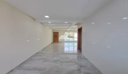 SOBRADO NOVO COM 4 QUARTOS 2 SUÍTES 3 VAGAS COM QUINTAL E TERRAÇO Á VENDA