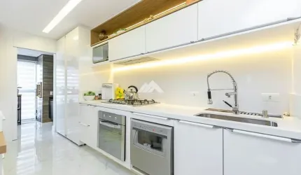 APARTAMENTO MOBILIADO E ENSOLARADO COM SACADA GOURMET 2 QUARTOS COM SUÍTE 2 VAGAS Á VENDA
