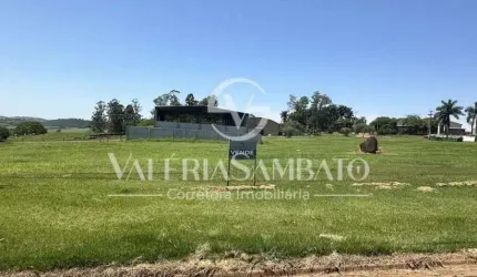Alpha Empresarial, às margens da PR 317, em frente ao residencial Alphaville Maringá.