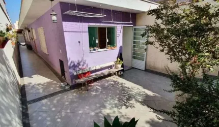 Ótima casa térrea à venda no Jardim Mangalot