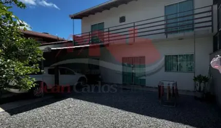 Excelente sobrado no Bairro São Francisco de Assis