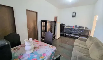 Casa com 4 quartos à venda na Guararapes, --, Glória, Belo Horizonte por R$ 550.000