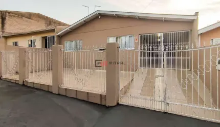 Casa charmosa e bem conservada no bairro Aquilles Sthengel à venda, Londrina, PR - Referência: CA03