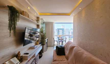 Apartamento diferenciado pela montagem, ventilação e localização