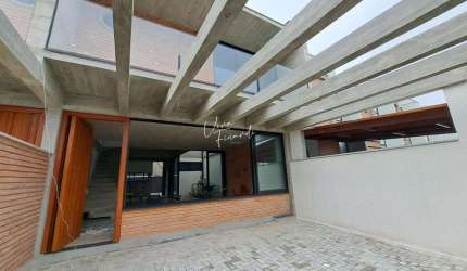 Casa para Venda em Balneário Piçarras, Itacolomi, 3 dormitórios, 1 suíte, 3 banheiros, 2 vagas