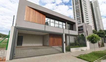 Sobrado na Zona 02