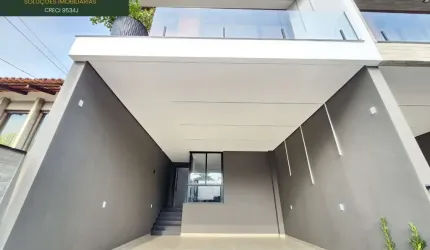 Sobrado à venda em Joinville-SC, Anita Garibaldi: 03 suítes, 02 salas, 4 vagas, 205,57m². Aproveite!