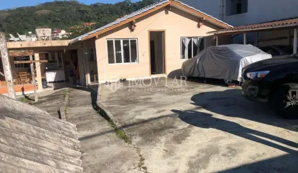 Casa para Venda em São José, Centro Histórico, 3 dormitórios, 2 banheiros, 2 vagas