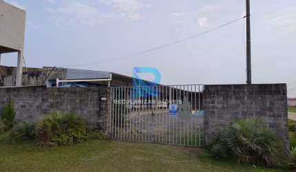 Casa com 6 quartos para aluguel de Veraneio.