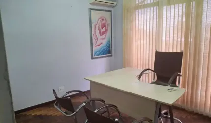 Sala comercial para alugar na Avenida Rio de Janeiro, 949, Centro, Londrina por R$ 800