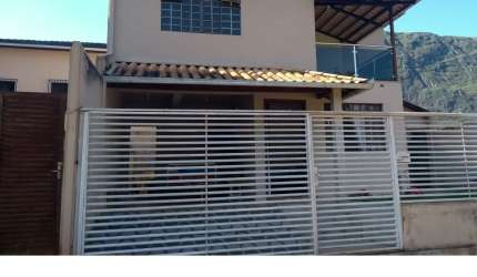 Vende-se linda casa no bairro Inconfidentes
