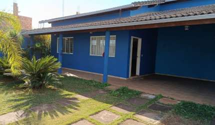 Vende-se bela casa no bairro Inconfidentes