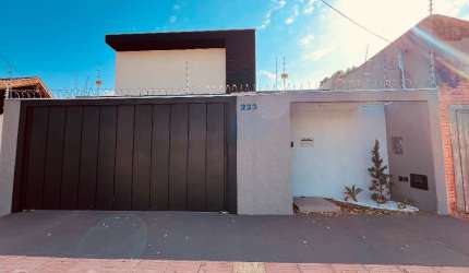 Casa alto padrão no Jardim São Lourenço