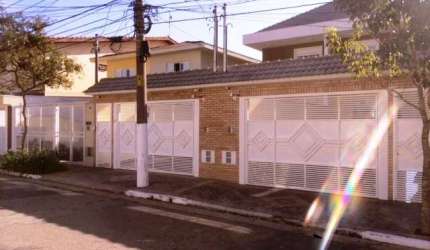 Sobrado para venda com 3 quartos, sendo 3 suítes, 500m²