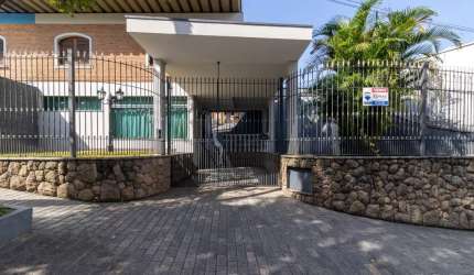 Casa tipo para venda com 3 quartos, sendo 1 suíte, 162m²