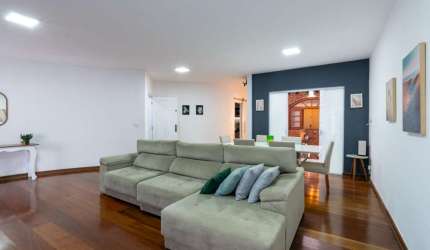 Casa tipo para venda com 3 quartos, sendo 1 suíte, 144m²