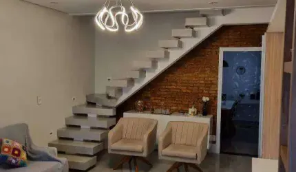 Sobrado lindamente reformado , próximo ao Metro Tatuapé , com 3 Dormitórios , Suíte e Churrasqueira