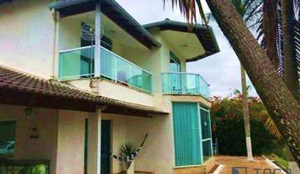 Casa com 4 quartos sendo suítes, para venda no Vivendas das Fontes - Juiz de Fora/MG, 7200m², com excelente localização, por R$ 950.000