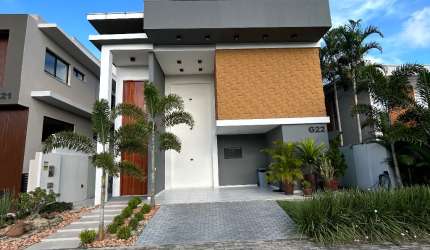 Casa Duplex no Condomínio Sunset Boulevard.