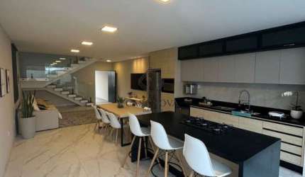 Casa com 3 quartos à venda no Jardim Belvedere, Volta Redonda  por R$ 1.150.000