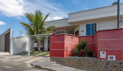 Casa Linear, com 3 quartos (1 suíte) , área de lazer. Quintas das Avenidas 2.