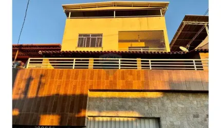 Casa de 3 quartos, 1 suíte, 1 vaga de garagem e área gourmet no Bairro de Lourdes