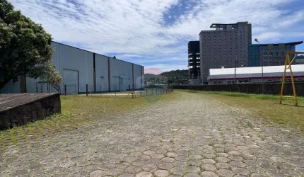 Excelente Galpões/Depósitos/Armazéns/ logística para locação zona norte de JK. Próximo ao Distrito Industrial com 1800m².