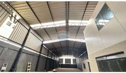 Galpões para alugar em Juiz de Fora, MG. Área total construída útil 850m².