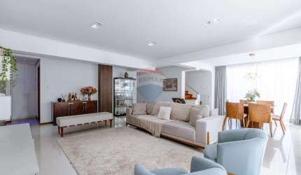 Cobertura de tirar o fôlego no Cascatinha, com área real de 489m², 4 quartos, Suíte Master completa, piscina e vista deslumbrante!