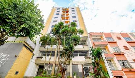 Cobertura Exclusiva com Vista Livre, Piscina e churrasqueira no Centro de Juiz de Fora