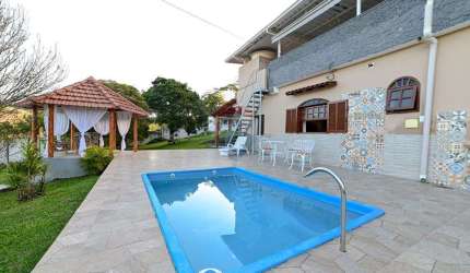Granja espetacular no bairro Granjas Triunfo – Piscina, área gourmet, área de 5.150m², casa com 350m² e muito mais!!