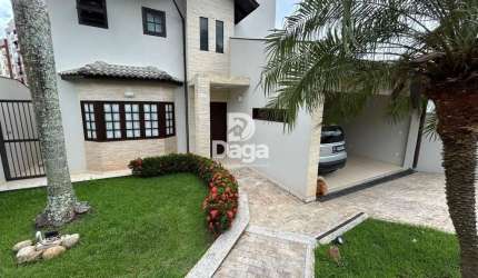 Casa com 3 Dormitórios e 1 Suíte no Córrego Grande com Piscina