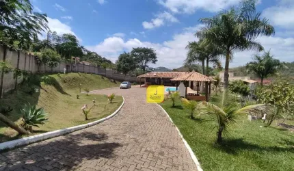 Excelente Chácara rural, condomínio fechado (Portaria 24 hs), c/ casa de 2/4, piscina, área gourmet e churrasqueira - Fazenda do Tanque, em Igrejinha.
