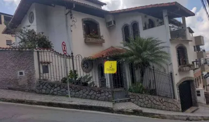 Casa tríplex com 3 dormitórios à venda, 224 m² por R$ 900.000 - Bairu - Juiz de Fora/MG