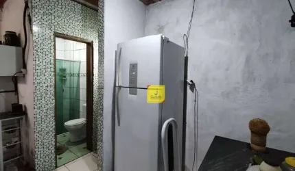 Casa de fundos, com 2 quartos, toda documentada, no Bairro São Pedro. Próximo ao ponto final da linha 530, da antiga Tusmil.