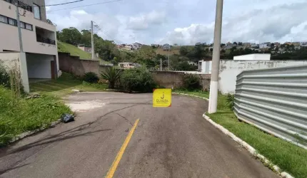 Excelente terreno, com 378 m², no condomínio Jardim Azaléia, ao lado da UFJF - no Bairro São Pedro.