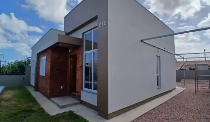 PERFEITA CASA NO JARDIM DOS LAGOS