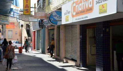 Kitnet com 1 dormitório para alugar, 40 m² por R$ 630,00/mês - Centro - Vitória da Conquista/BA