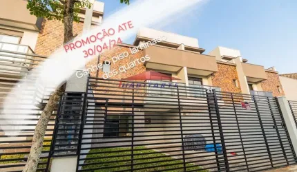 Residencial Rinelli IV - Sobrado de frente pra rua com 3 quartos, 1 suíte, terraço, 2 vagas, Curitiba-PR, bairro Uberaba. Entrada facilitada!