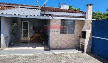 Linda casa em Matinhos-PR a 800 M da praia.
