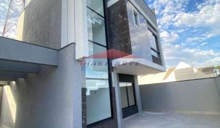 Sobrado à venda em Curitiba-PR, bairro Vista Alegre: 3 quartos, 1 suíte, 2 salas, 3 banheiros, 2 vagas, 142,63 m². Aproveite!