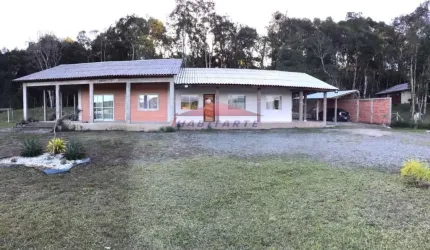 Òtima chacara localizada em Piraquara-PR.