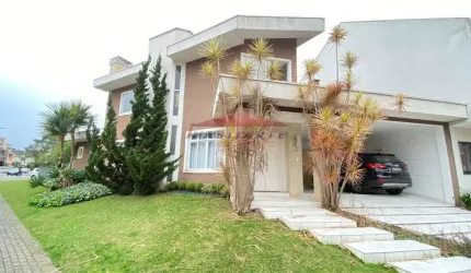 Imperdível oportunidade de adquirir casa em condomínio de luxo em Curitiba-PR, bairro Uberaba! 3 quartos, 1 suite, 3 salas, 4 banheiros, 230,00 m² de área.