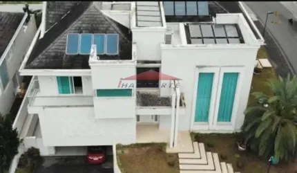 Imóvel de Luxo: Casa em Condomínio com 5 Suítes em Uberaba, Curitiba-PR - 941,58m² de Pura Sofisticação!