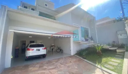 Casa de alto padrão à venda em Curitiba-PR, bairro Uberaba: 330m² de área - Oportunidade imperdível!