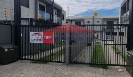 Excelente oportunidade! Sobrados à venda no bairro Uberaba-Curitiba-PR.