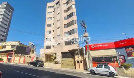 Apartamento à venda, contendo 3 quartos (sendo 1 suite), no Centro de Ponta Grossa, PR