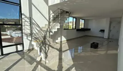 Luxuosa Cobertura no Cidade Nobre: Sala com Pé Direito Duplo !