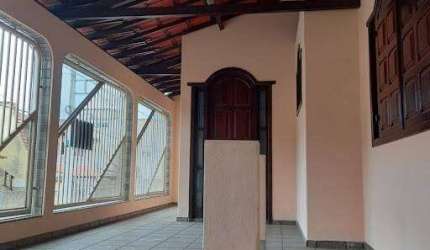 Casa à venda no bairro Universitários - Cel. Fabriciano